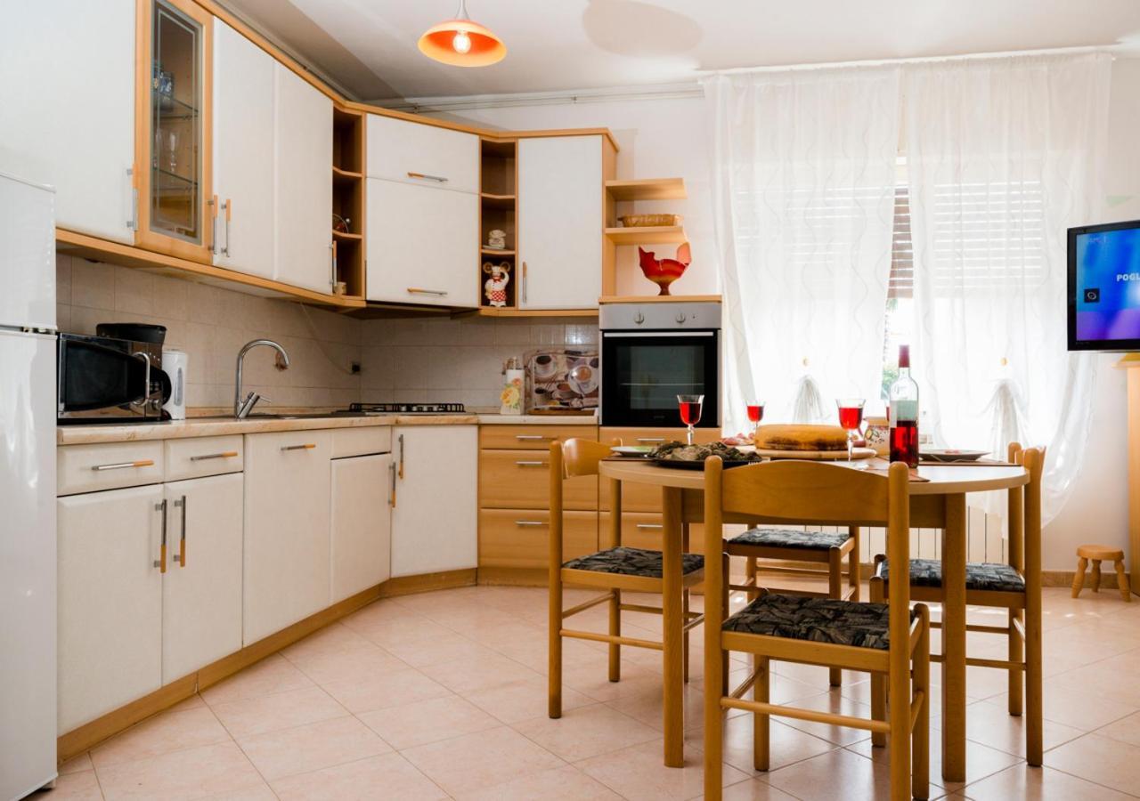 Apartment Dora Умаг Экстерьер фото