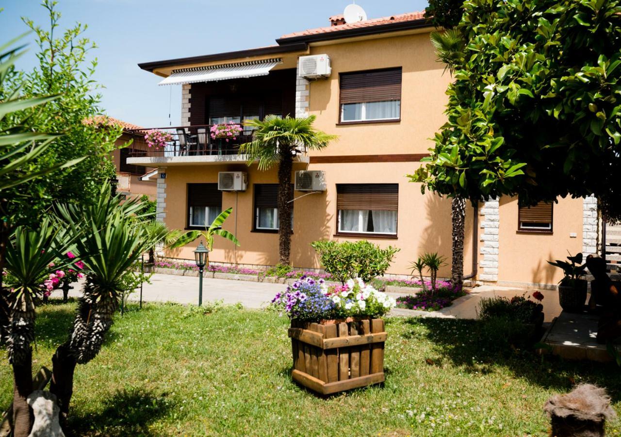 Apartment Dora Умаг Экстерьер фото